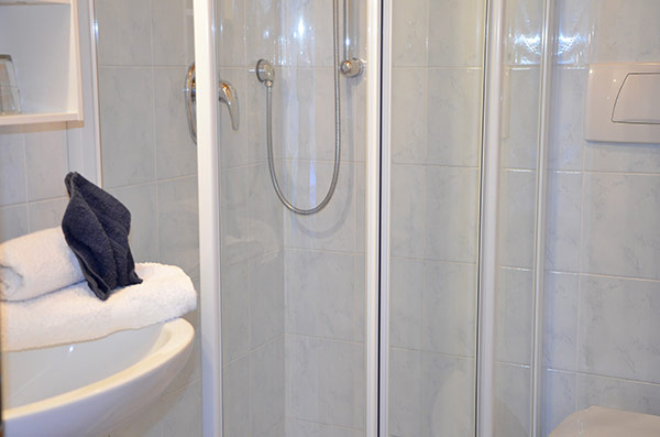 Ferien in Südtirol, Jausenstation Tall