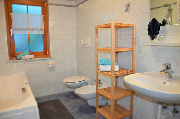 Ferien in Südtirol, Jausenstation Tall